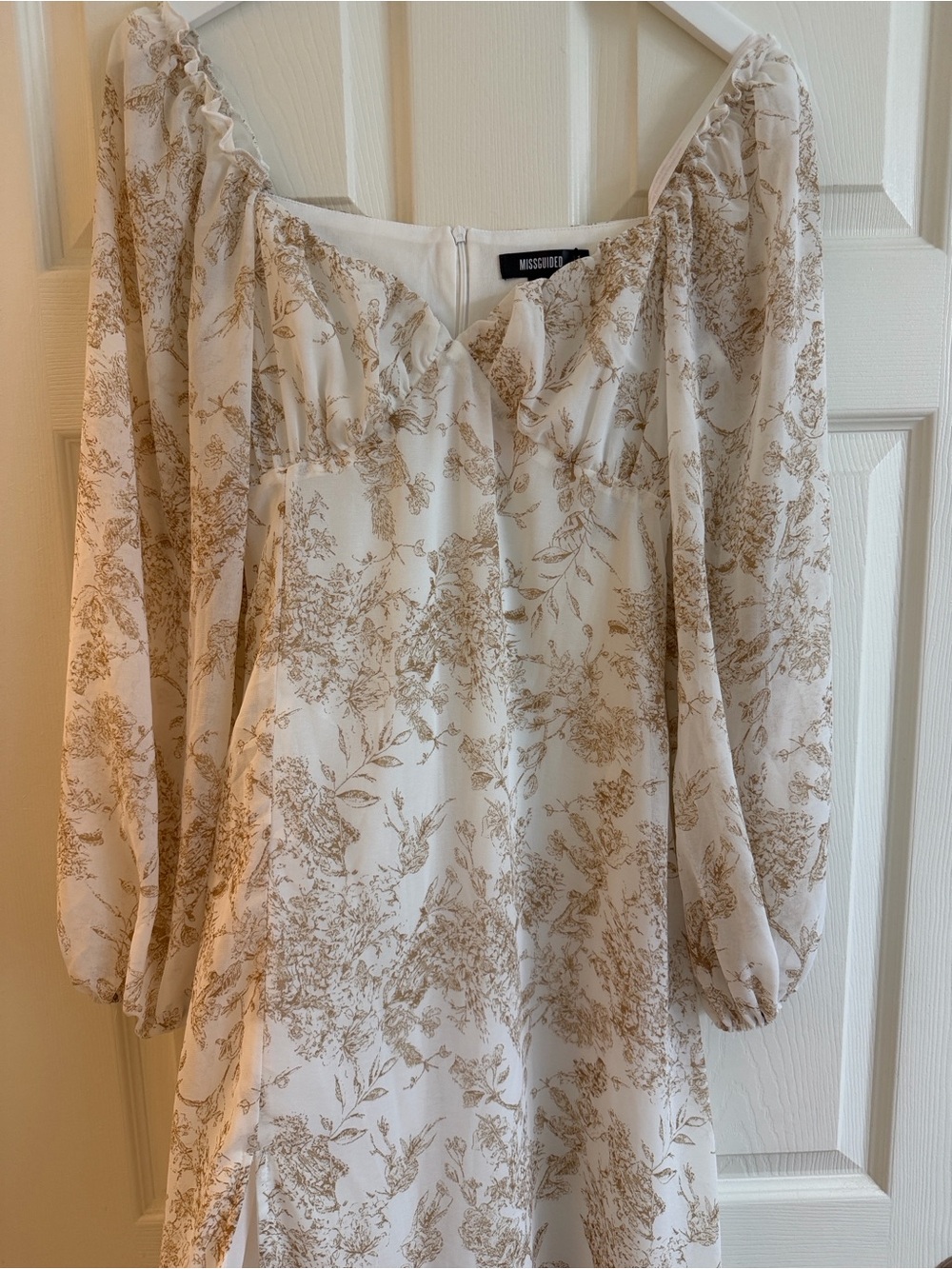 Missguided Cream Floral Long Sleeve Dress